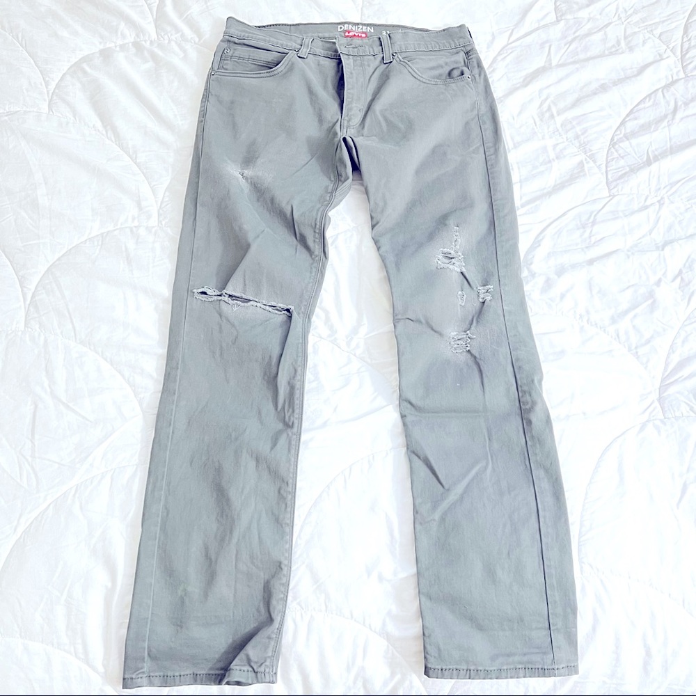 Levi’s - Skinny Denizen 216 olive green distressed pants